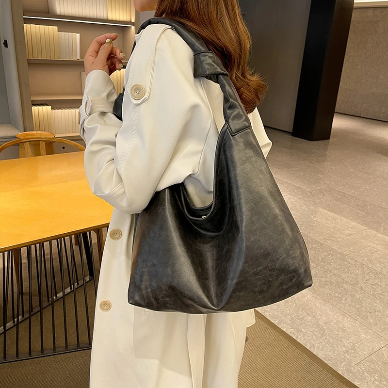 托特包女慵懒风大容量包包女2024新款秋季安可拉红通勤软皮单肩包