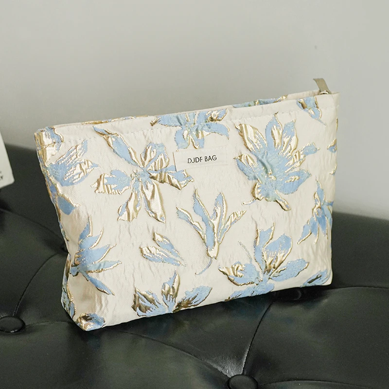 2022新款化妆包女便携大容量收纳包高级感ins超火洗漱包化妆袋布