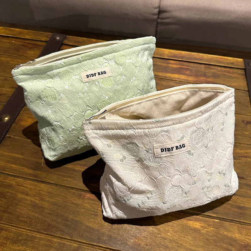 新款小清新便携大容量化妆包高级感帆布拉链手拿包旅行洗漱收纳袋