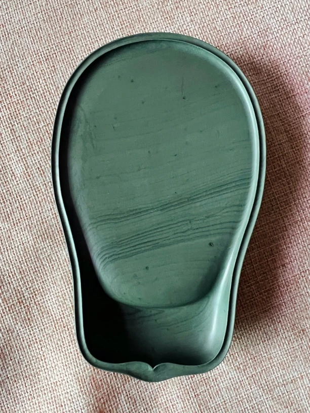 水泉老坑细纹蝉砚，做工精细线条流畅，微瑕！尺寸17.8x11x2.8