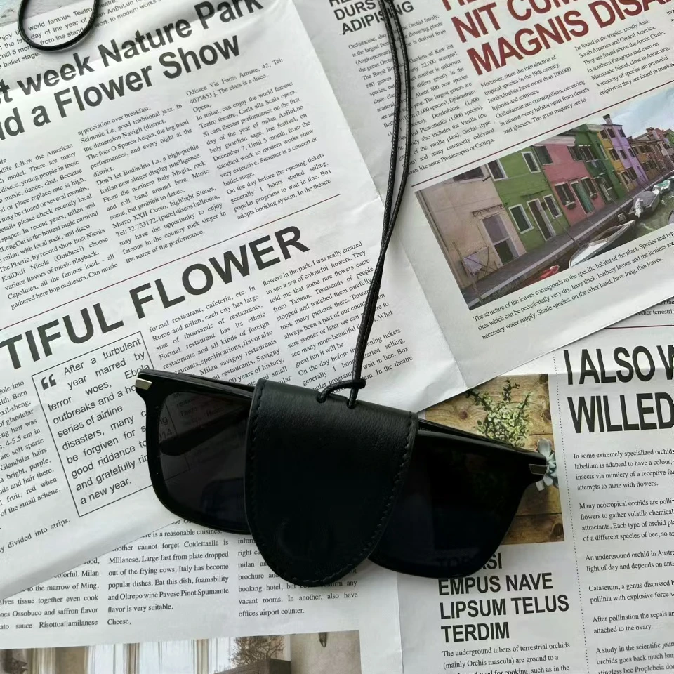 高档轻奢真皮眼镜夹帽夹丝巾夹口罩夹新款眼镜套包包挂件挂脖项链