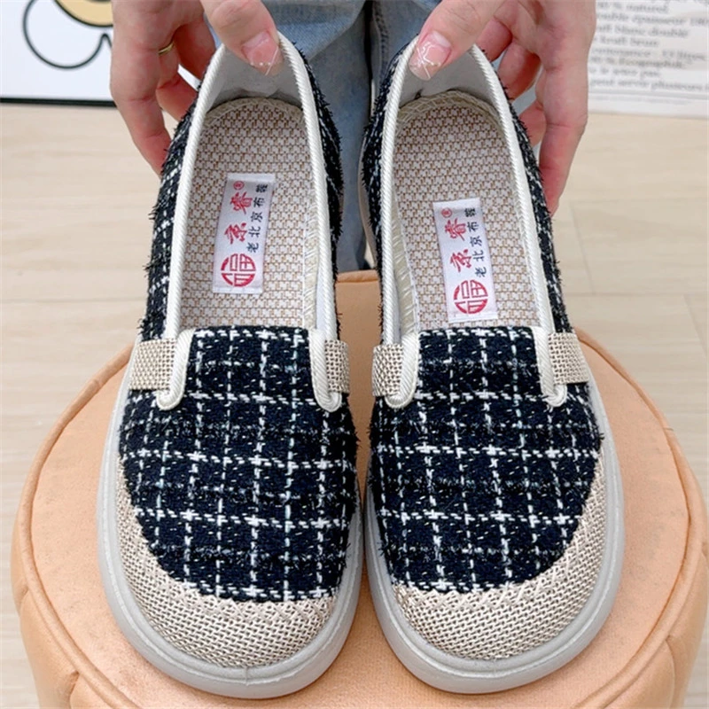 秋季新款时尚洋气小香风女士单鞋软底舒适透气老北京布鞋妈妈鞋