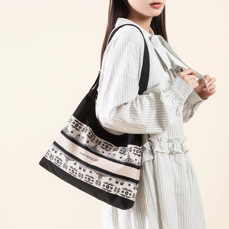 弘娜原创百搭休闲户外单肩包女大容量斜挎手提托特包包轻便休闲w