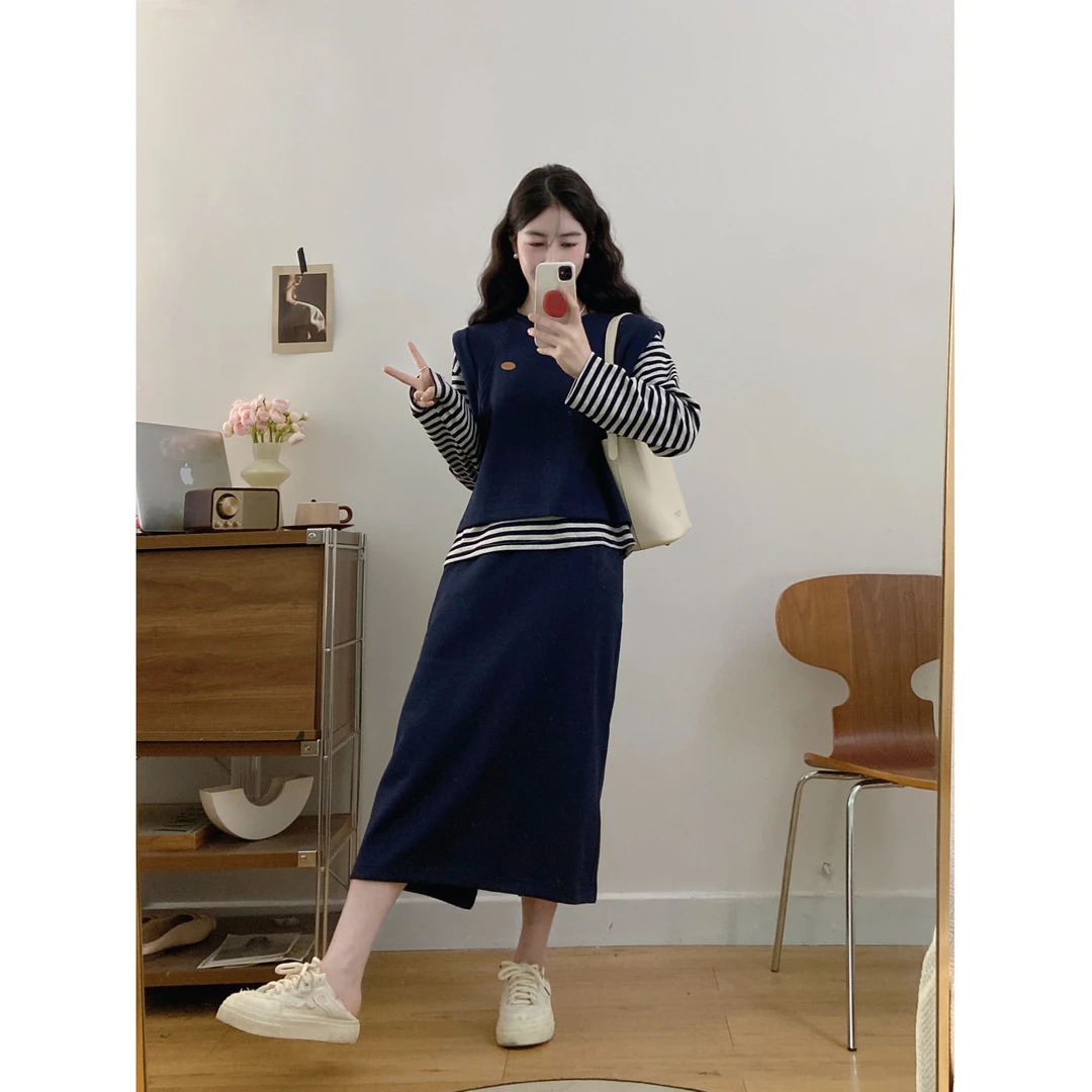 大码胖mm条纹上衣无袖马甲套装女秋季学院风减龄休闲半身裙三件套