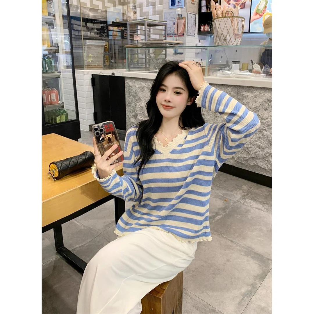 大码女装胖妹妹条纹木耳边长袖V领针织衫上衣