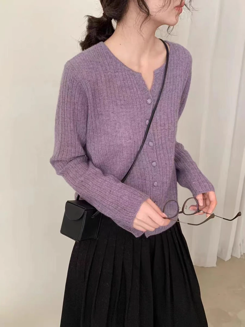 风铃子绵羊毛欧货高端针织开衫新款减龄单排扣毛衣舒适百搭上衣女