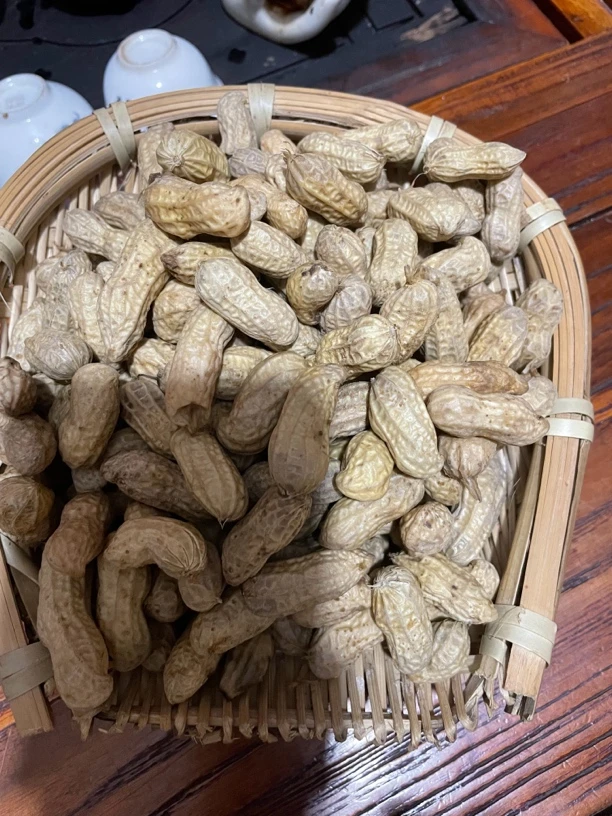 农家新鲜现拔土花生