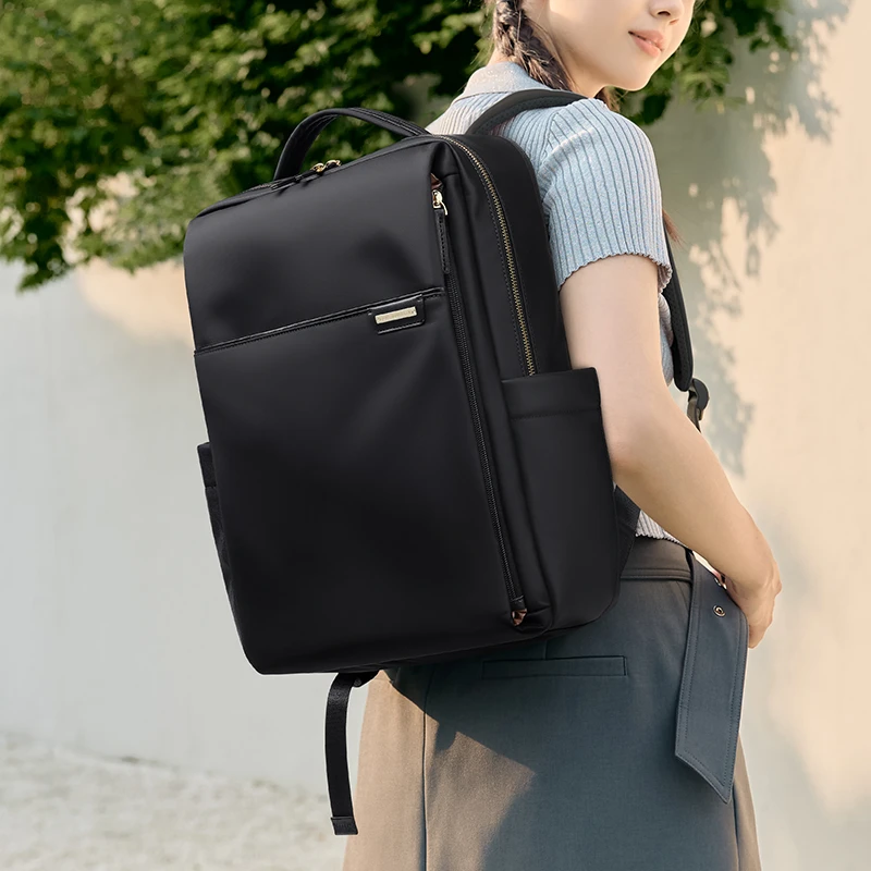 GOLF/高尔夫新品上市时尚双肩包女生书包轻便大容量通勤电脑包潮