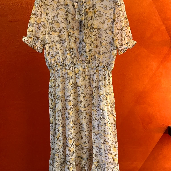 （丫丫专属）十款开价上车    裙361-370