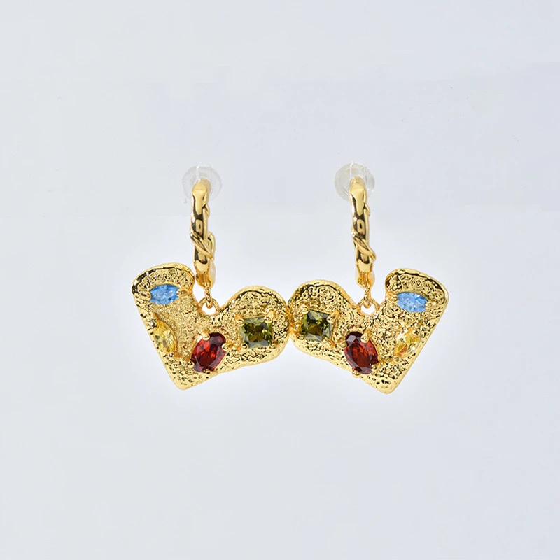 铜合金耳饰 CANCY-公主的心宫廷轻奢爱心耳环金色复古设计师镶嵌