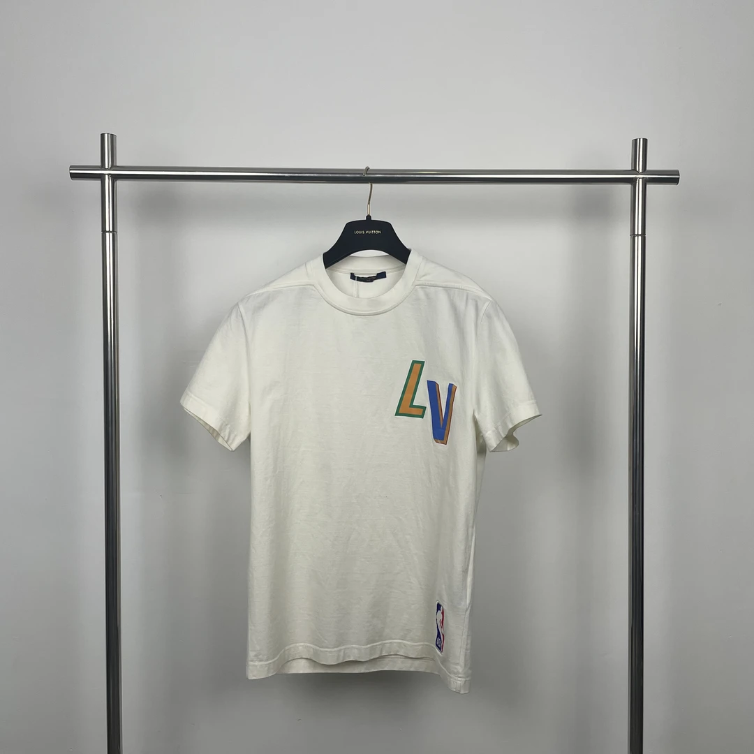 全新未使用 LouisVuitton/路易威登 nba印花短袖 尺码xs yy00019