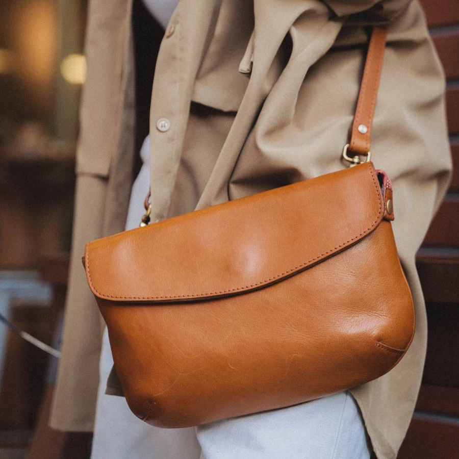 DUOBAI复古头层牛皮单肩挎包 真皮手工邮差包软皮休闲信封手拿包