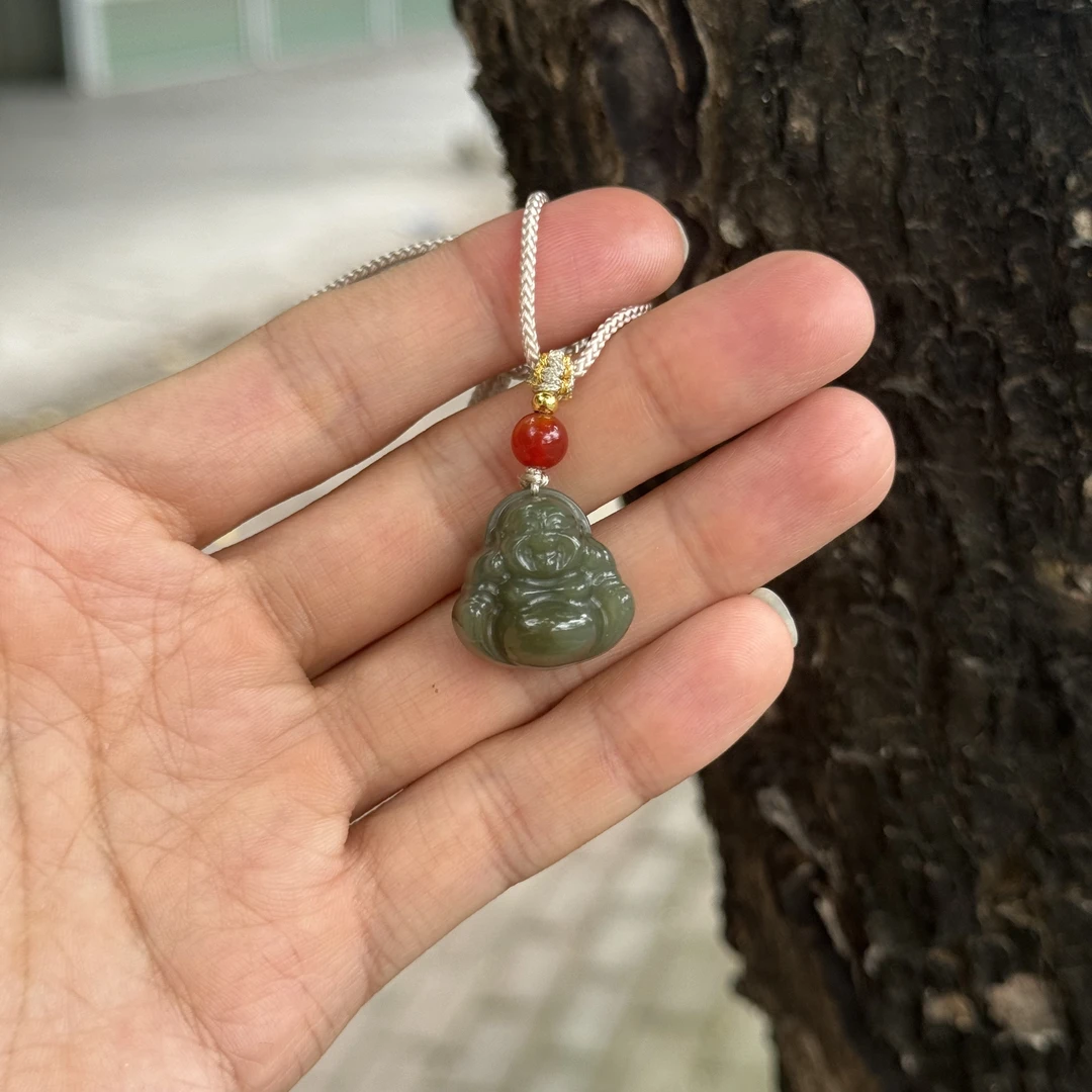 和田玉青黄口（卡其色绳）厚装佛公吊坠20mm珠宝玉石 玉质温润女款