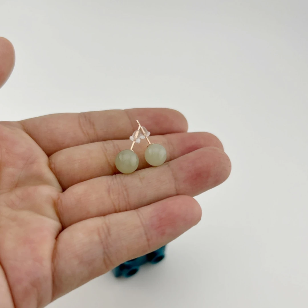 和田玉晴水耳钉8mm 珠宝玉石 玉质温润细腻925银镶嵌女士耳饰精美