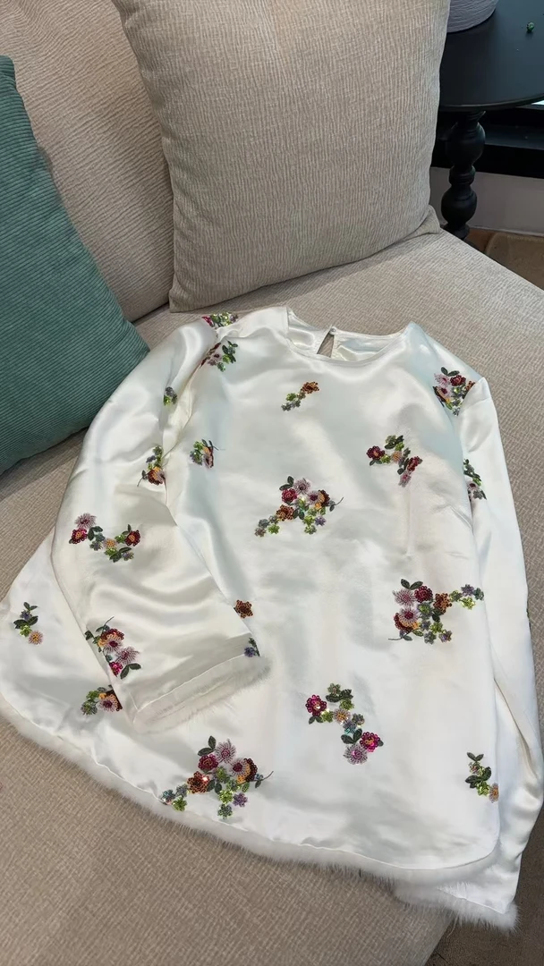 【一潮家】冬款新中式时尚气质醋酸刺绣亮片高端女士上衣10688-1