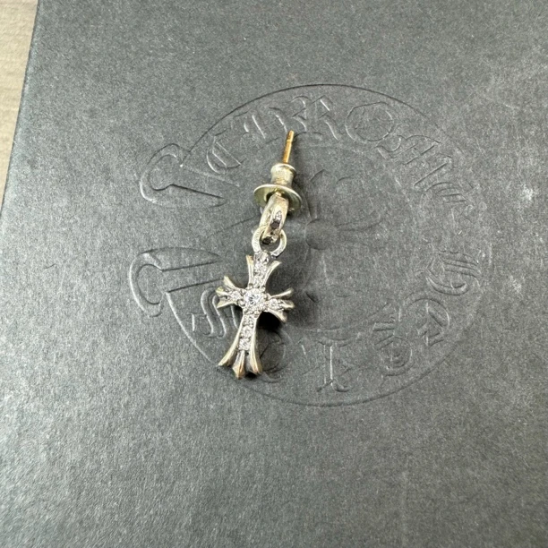 全新未使用 Chrome Hearts/克罗心 银饰 白钻babyfat十字耳钉耳坠