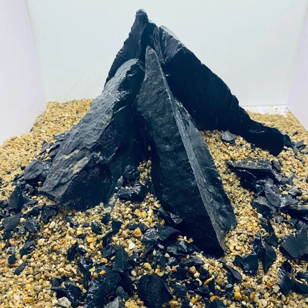 鱼缸原石造景溪流石造景黑金石造景