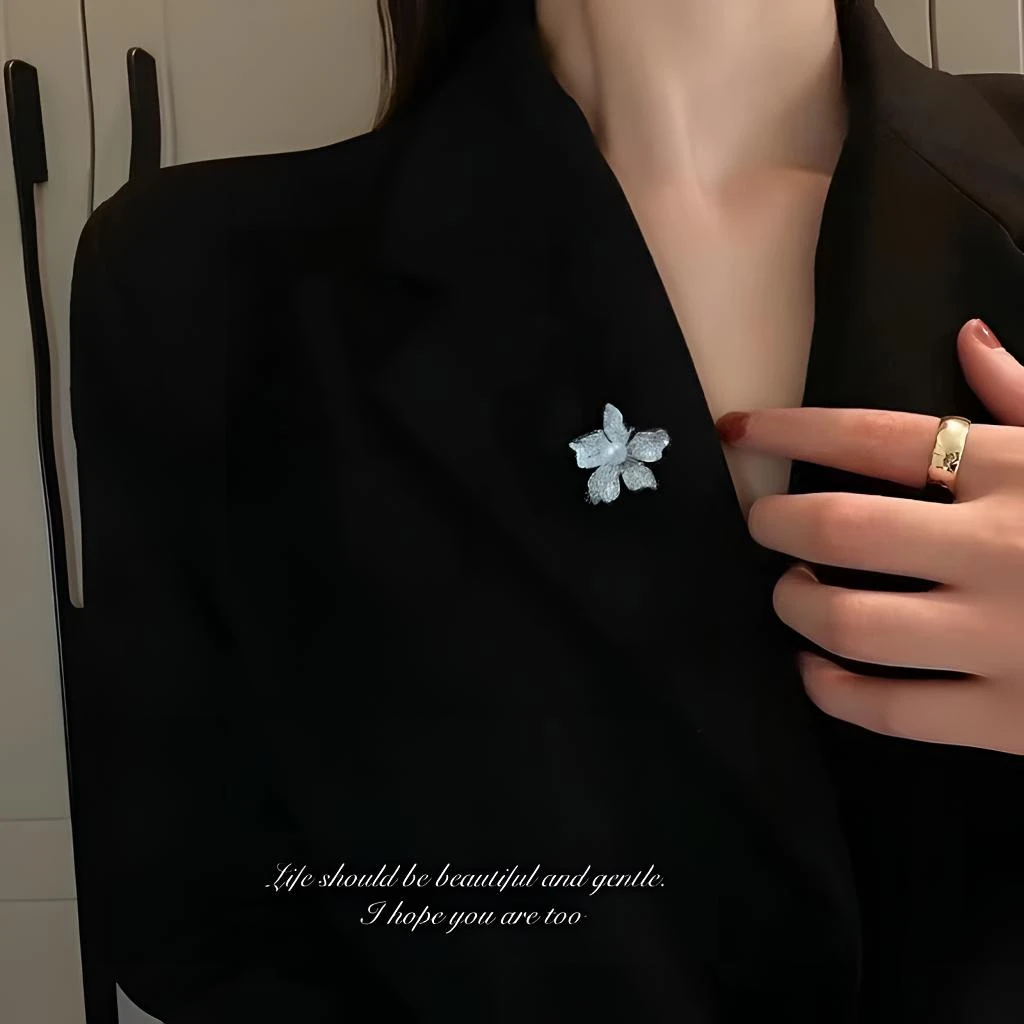 海水珍珠真多麻胸针精美冬季穿搭高档轻奢设计感新款简约珍珠胸针