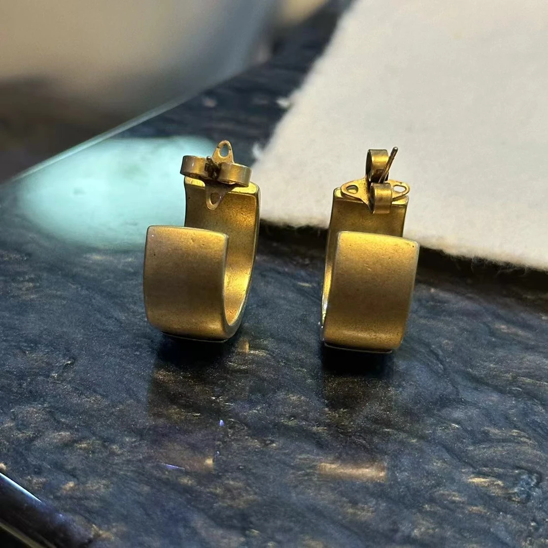 铜合金耳饰 高级感字母土星耳饰-66722