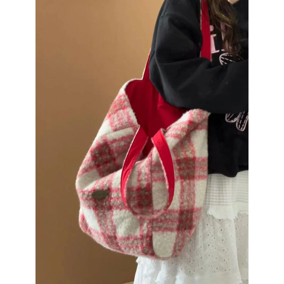 毛茸茸松弛感腋下包女2024新款格子毛呢腋下帆布包单肩手提托特包