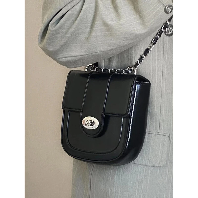 小众设计暗黑系辣妹链条包包女2022冬季新款单肩小包马鞍包斜挎包