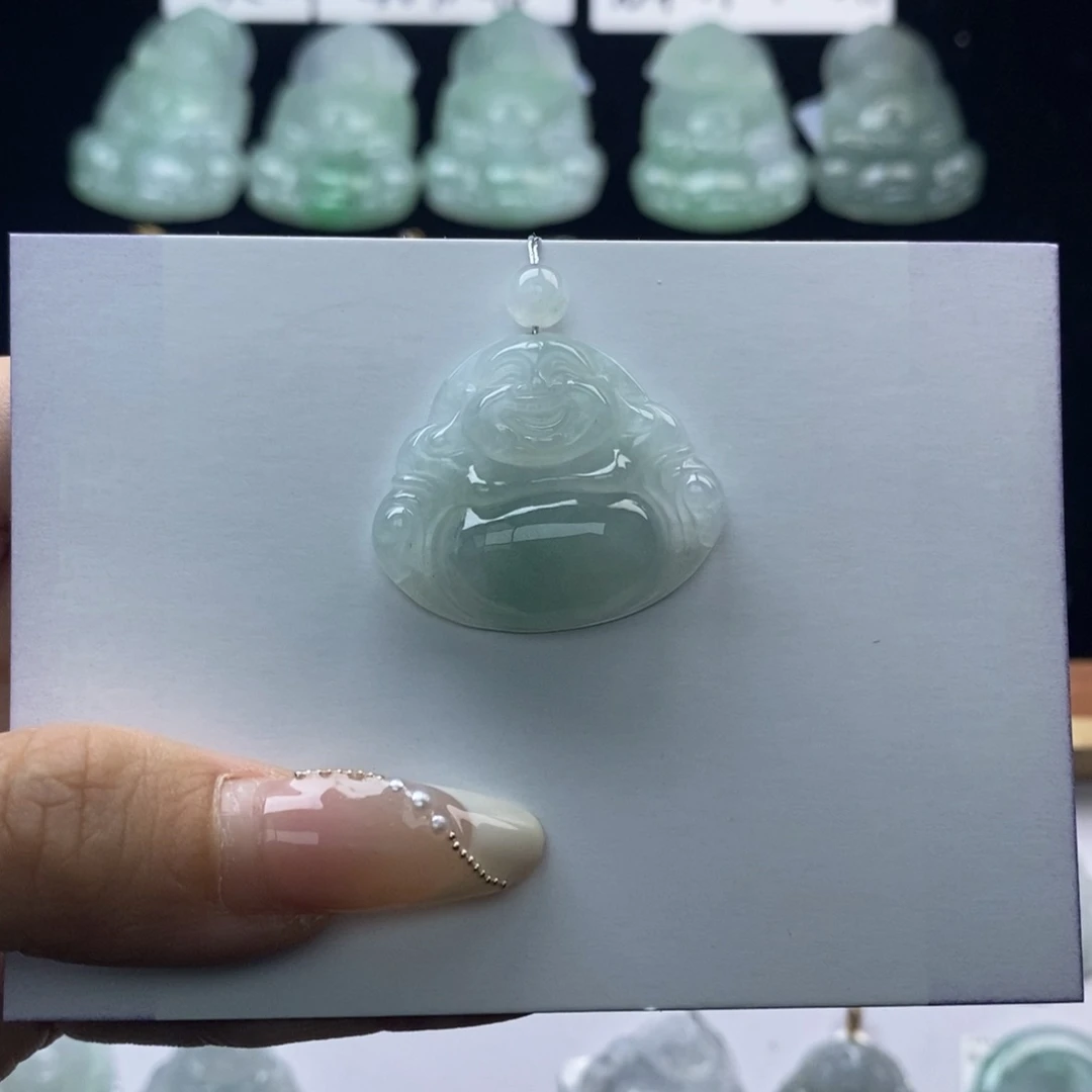 翡翠颈饰未镶嵌佛公