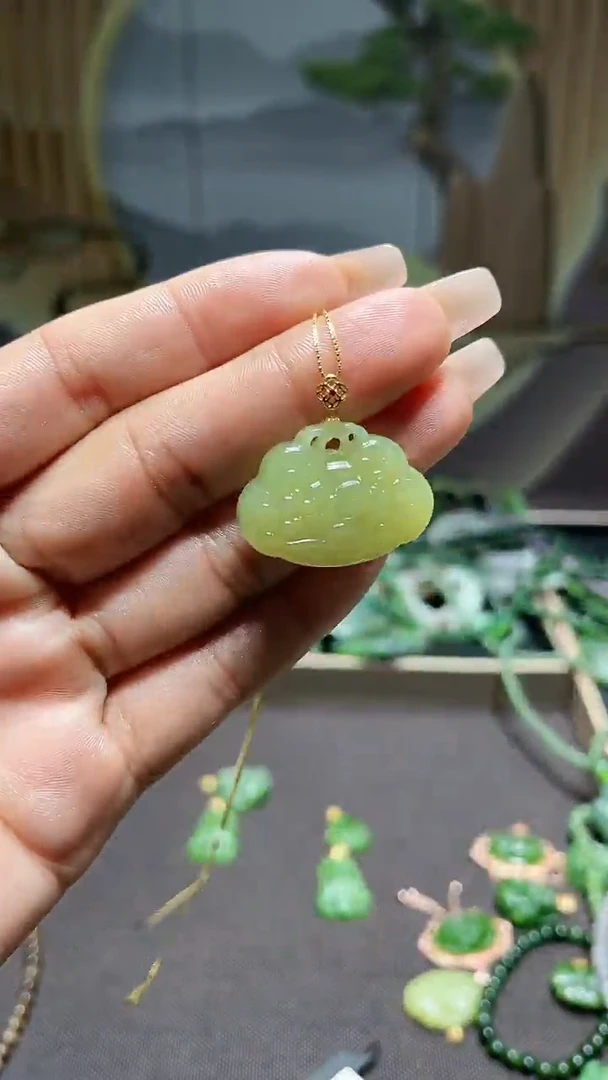 【闪购商品】和田玉挂件18K金镶嵌1