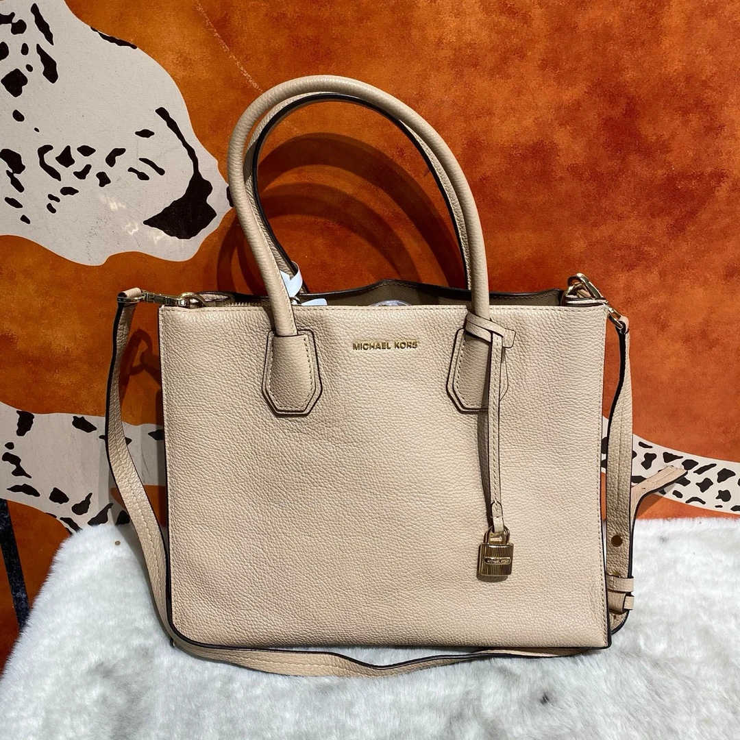 95新 MICHAELKORS/迈克高仕 10992 斜挎包