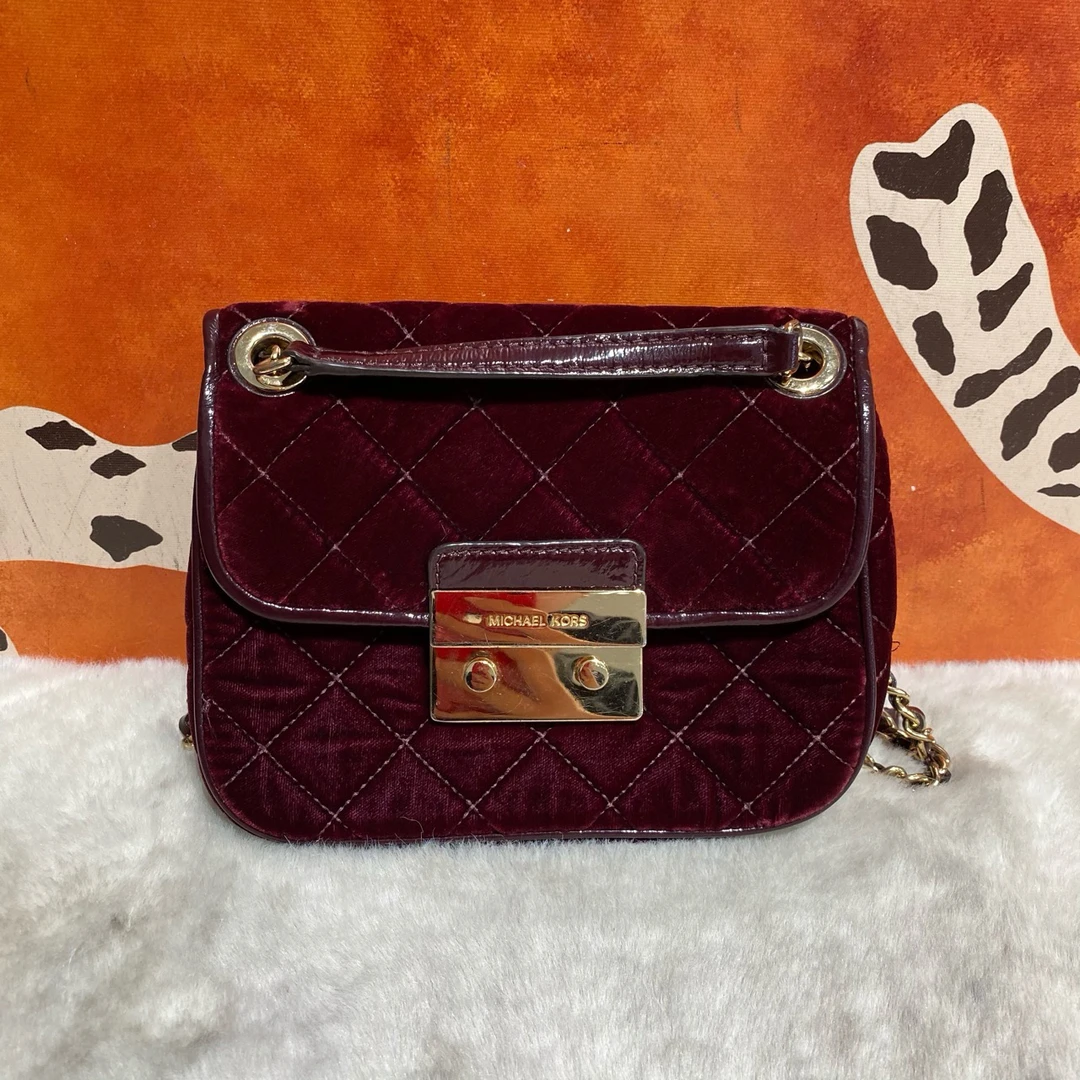 95新 MICHAELKORS/迈克高仕 10106 斜挎包