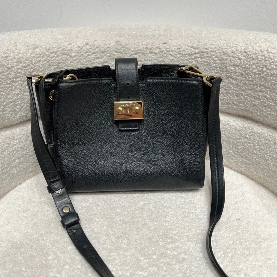 95新 MICHAELKORS/迈克高仕 1539 女士斜挎包