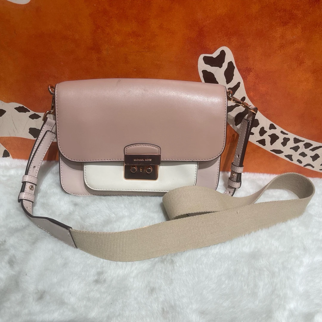 95新 MICHAELKORS/迈克高仕 7618 斜挎包