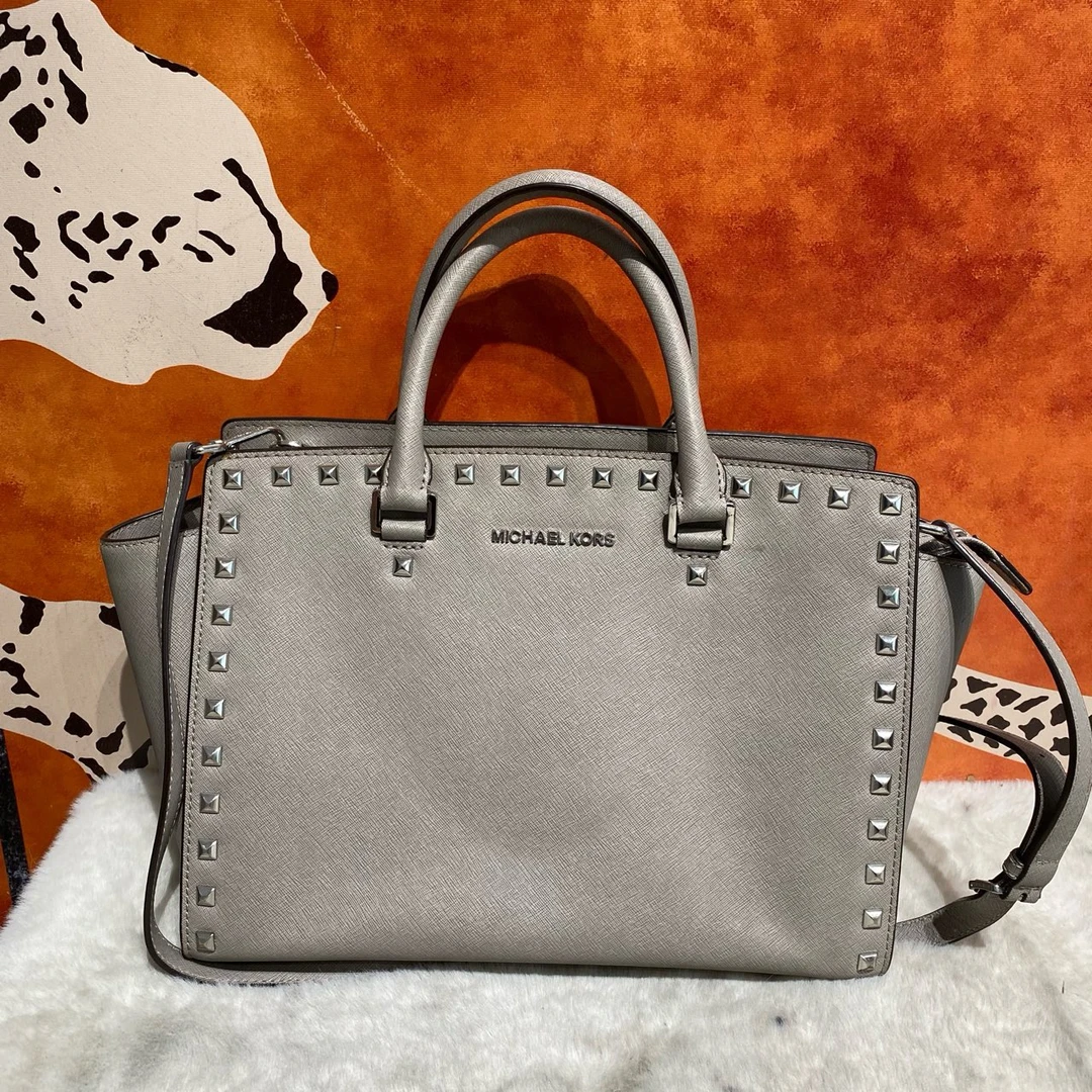 95新 MICHAELKORS/迈克高仕 10928 斜挎包