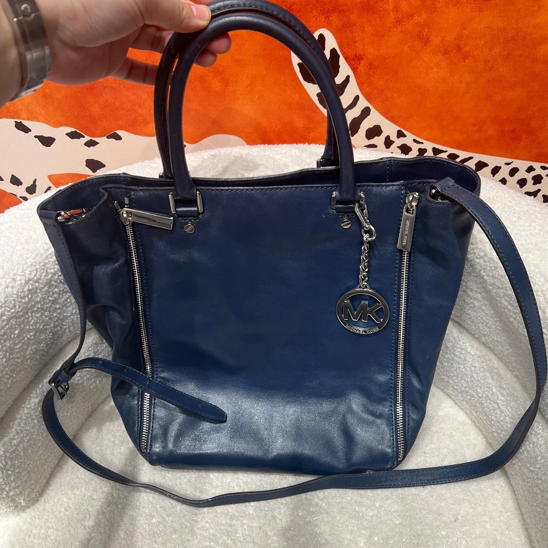 95新 MICHAELKORS/迈克高仕 1665 女士手提斜挎包