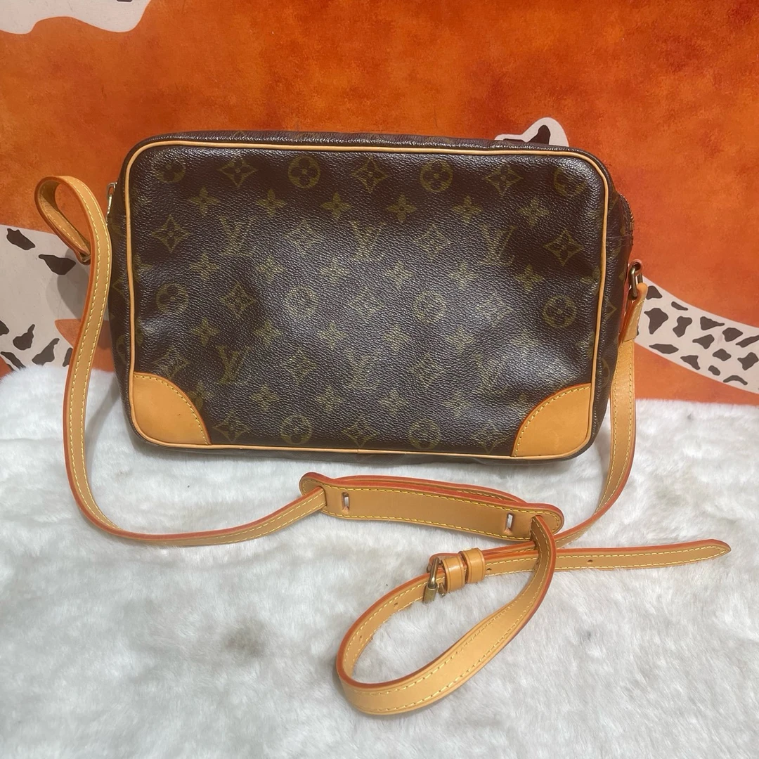 95新 LouisVuitton/路易威登 8594 斜挎包