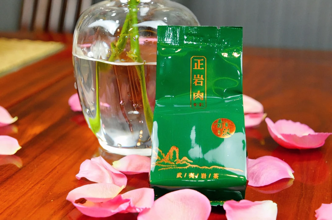 茗聚青派沐里~【茶样】武夷正岩肉桂岩韵足回甘显果香 2泡盒装