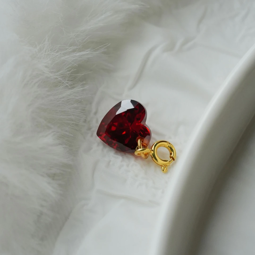 阿卡妍 吊坠925银 复古红色爱心吊坠少女心甜美百搭ins精美挂坠