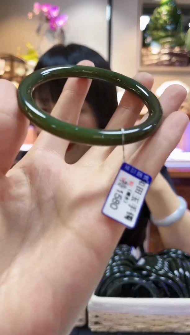 【闪购商品】和田玉手镯未镶嵌61手镯