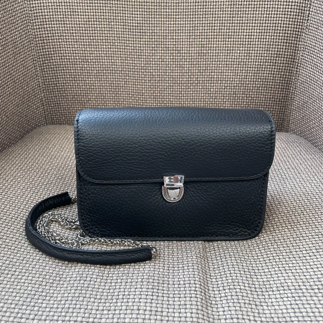 【CEFIRO · 塞飞洛】 新品上新！通时尚百搭女包 WGG-1WA870 黑色