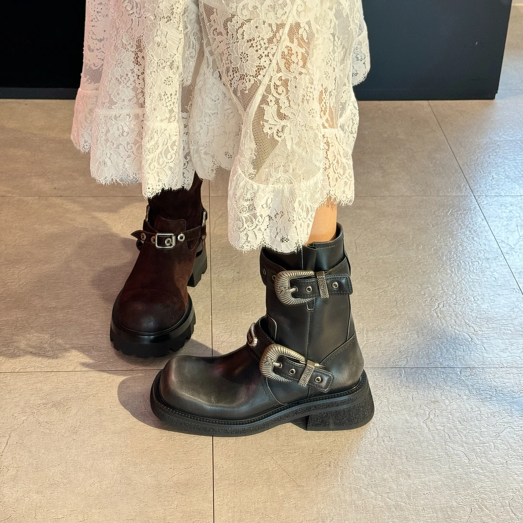 时尚简约百搭短靴24年秋款18185R/18165C/18165B吊牌1880