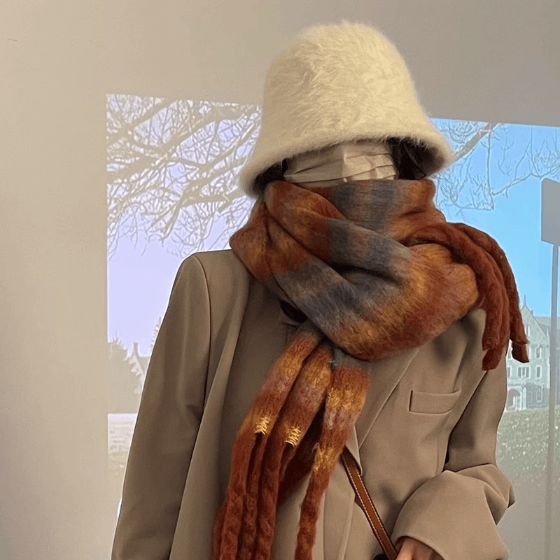 甸想围巾女冬季高级感渐变拼色马海毛加厚保暖韩国ins新款披肩