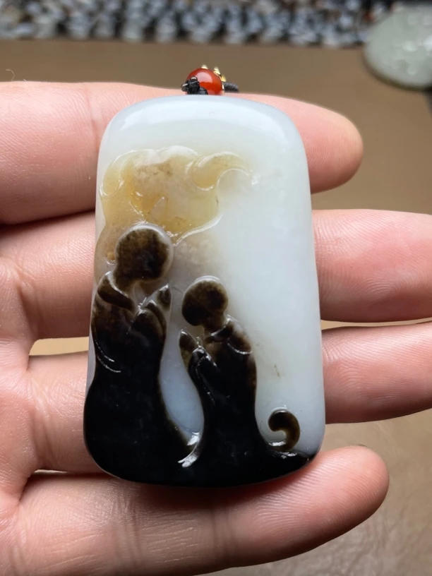 新疆和田玉随形悟道挂件料子形状天然无修饰独特多色俏色巧雕