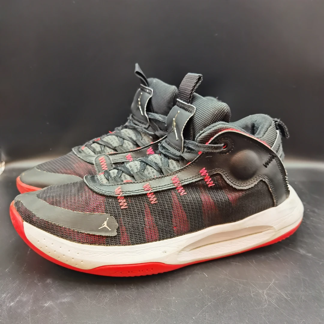 44码 Jumpman 黑红 二手篮球鞋无原盒 后跟瑕疵 公价959