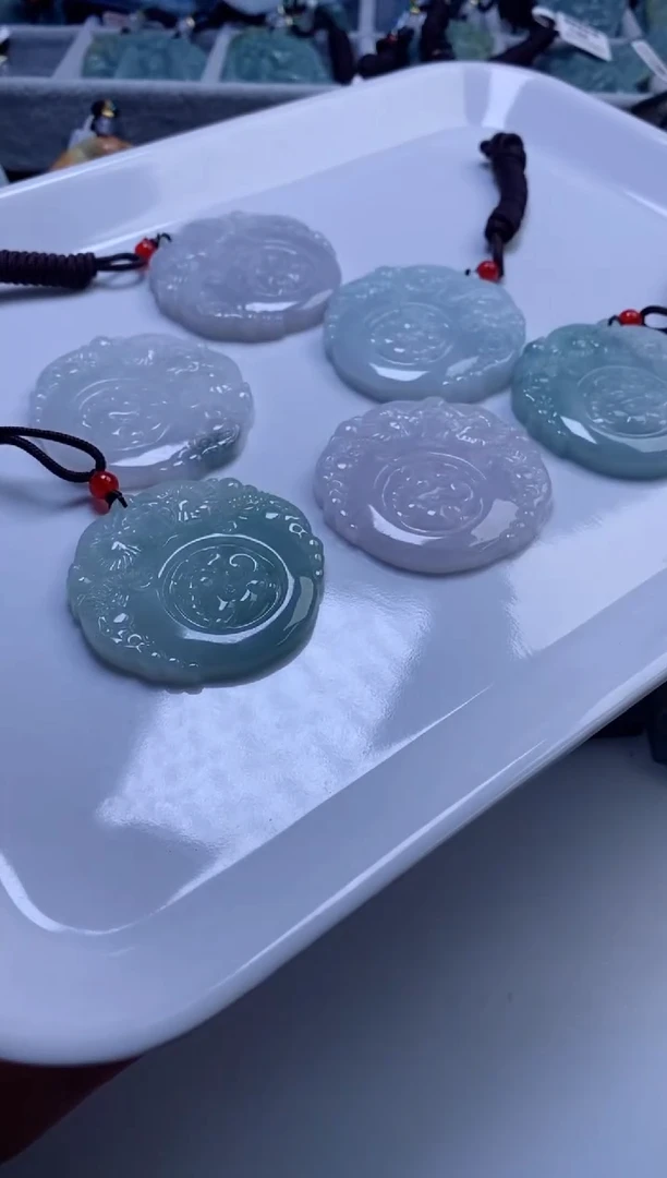 【闪购商品】翡翠挂件未镶嵌