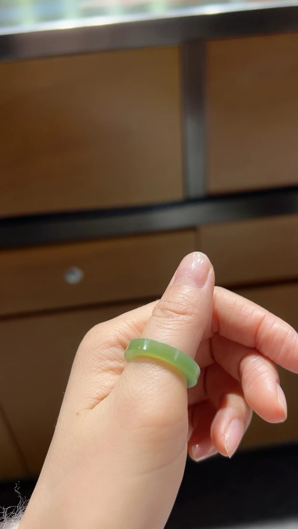 碧玉过灯品质 戒圈