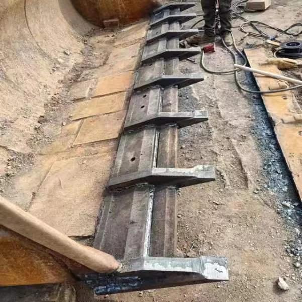 道轨钢铲齿耐磨铲牙铲车铲齿装载机铲齿