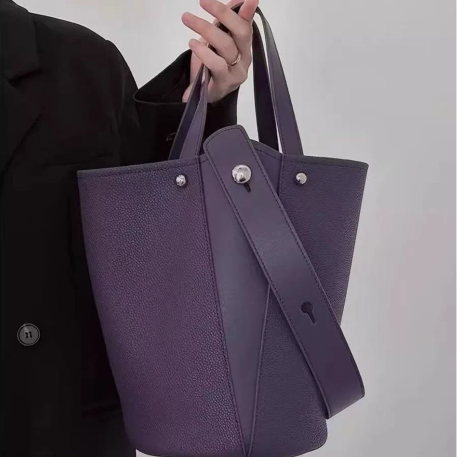 紫色水桶包包女2025新款质感大容量慵懒风通勤菜篮子单肩手提拎包