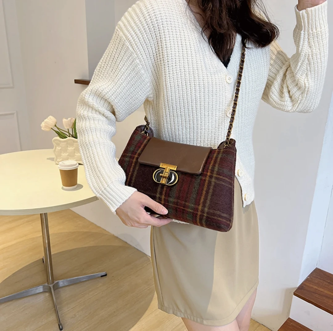 8095 新款时尚女士休闲单肩腋下女包 6H