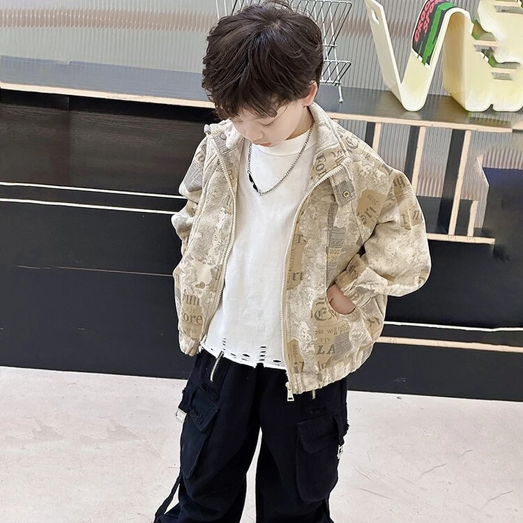 童装新款时尚休闲韩版报纸印花春装潮服男童中小童宝宝洋休闲外套