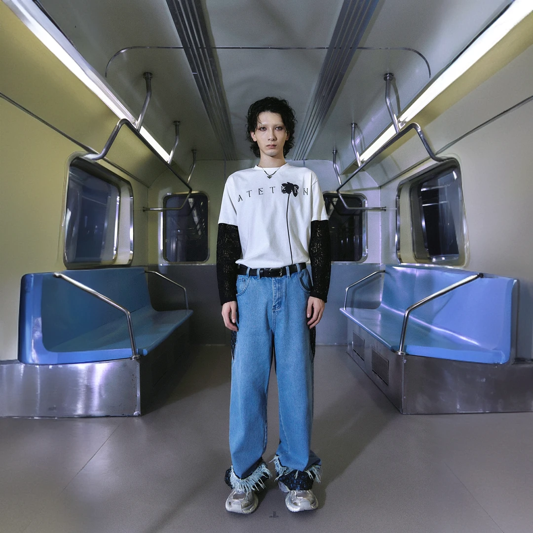 ATETEEN-【Seduce系列】-蕾丝拼接袖宽松长袖T恤