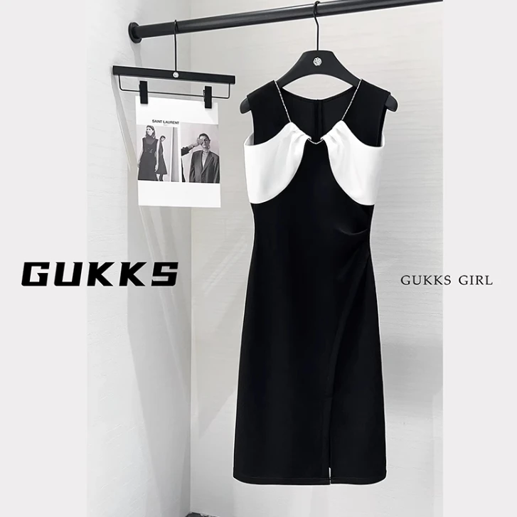 GUKKS新款v领钻钻女人味蝴蝶气质轻奢连衣裙夏季GK050